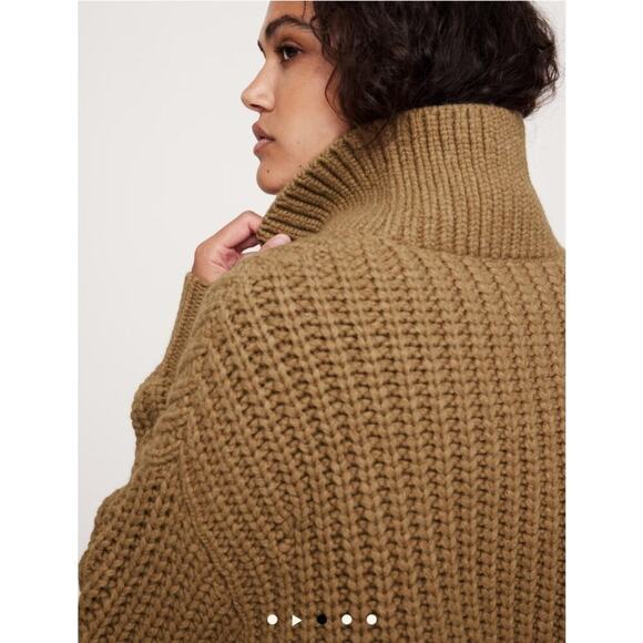 Banana Republic Italian Merino Cropped Sweater Size XS Camel Chunky Knit Funnel - Picture 2 of 13